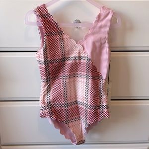 Marysia size 8, V-neck swimsuit with hand-cut scallops in Bloom and Plaid